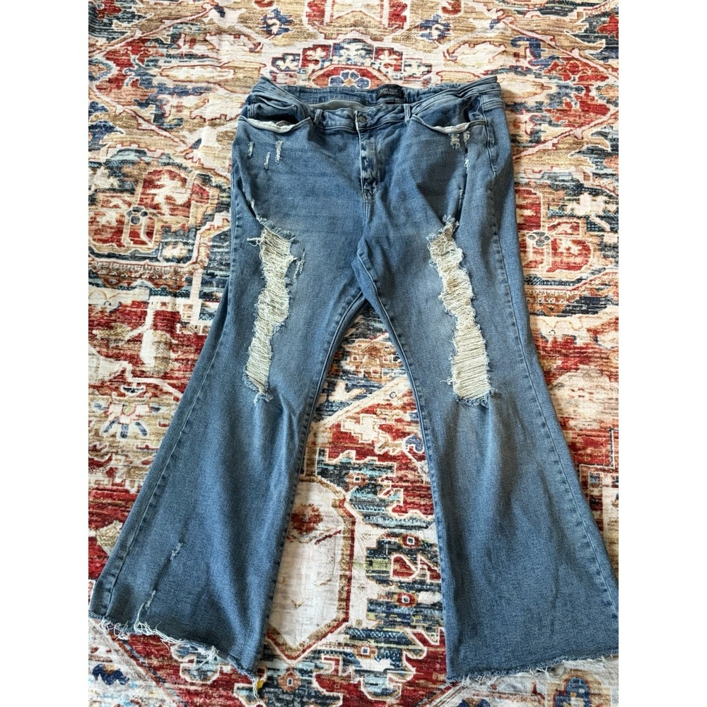 Judy Blue Women's Distressed Flare Med. Wash Jeans Size 24W